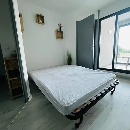 Renove Avec Terrasse Pres Du Port, 4 Couchages - Fr-1-309-473 *